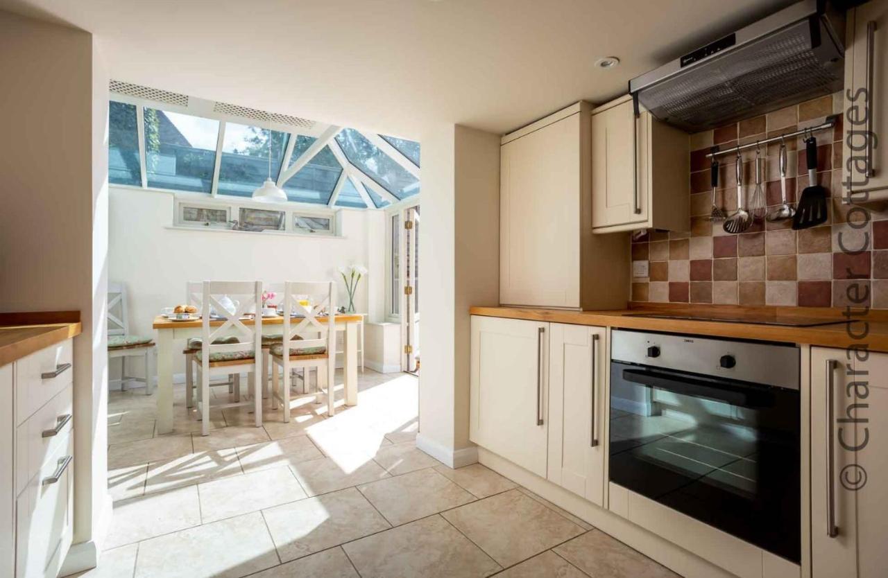 Weir Cottage Bourton-on-the-Water Esterno foto